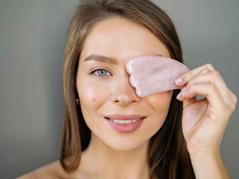Gua Sha for the Face: Sculpt, De-Puff, and Glow&nbsp;Naturally